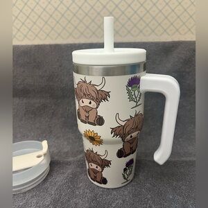 Highland Cow 20 ounce Water Bottle Straw plus extra lid EUC